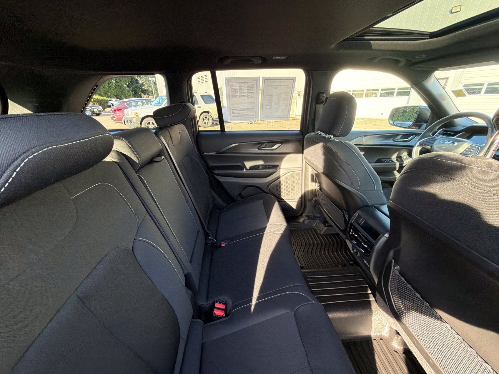 2026 Jeep Grand Cherokee Laredo X 4x4