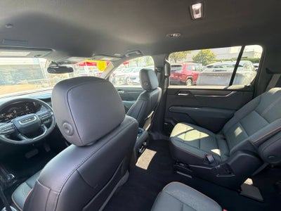 2025 GMC Acadia AT4