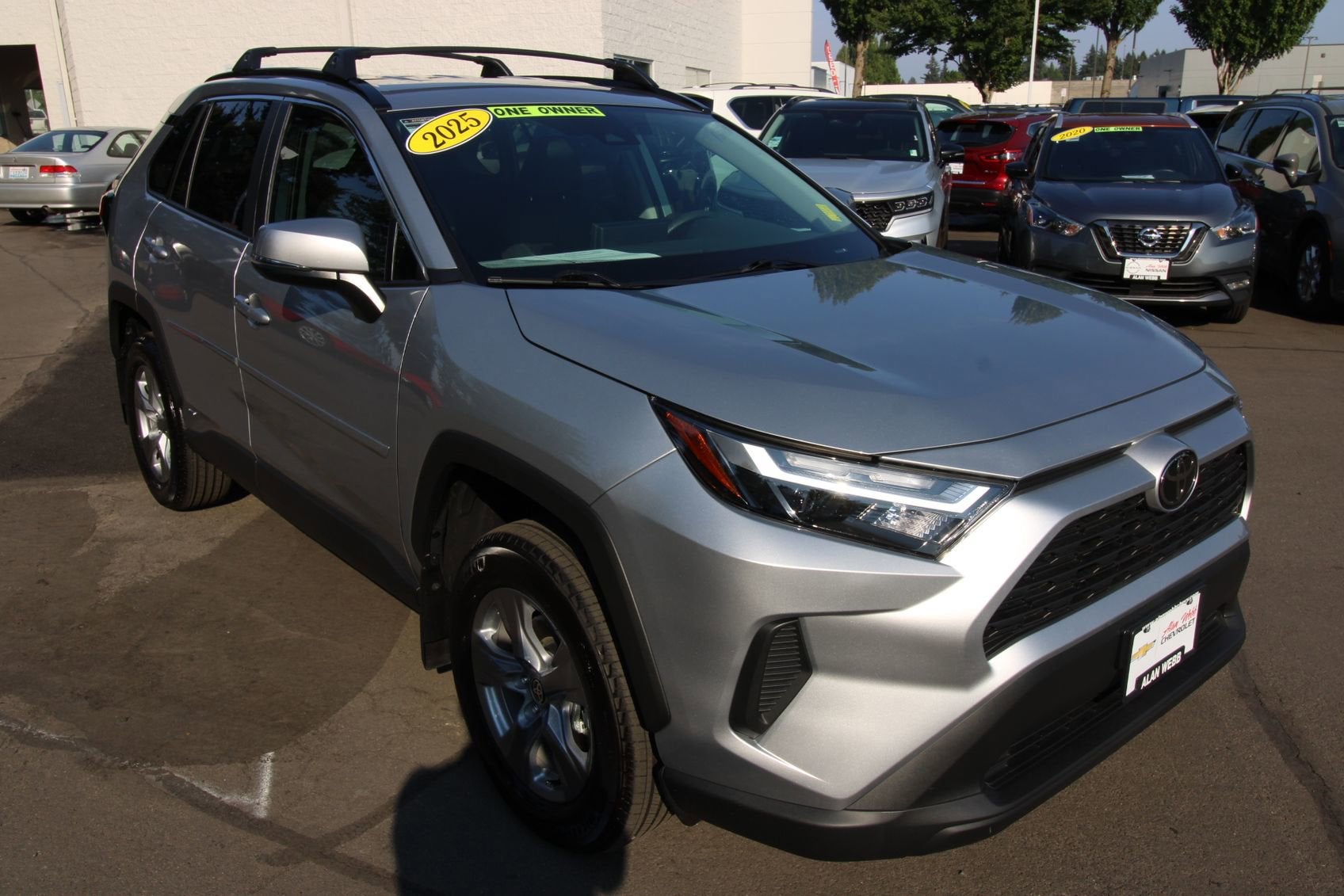 2025 Toyota RAV4 Hybrid XLE