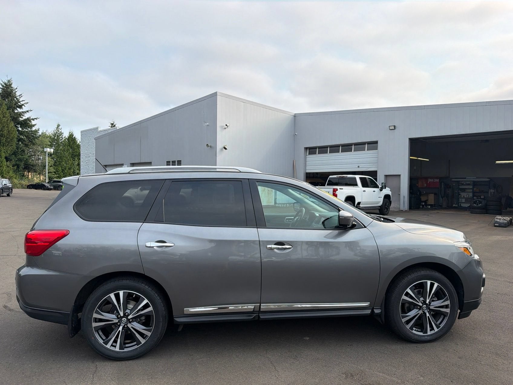 2017 Nissan Pathfinder Platinum