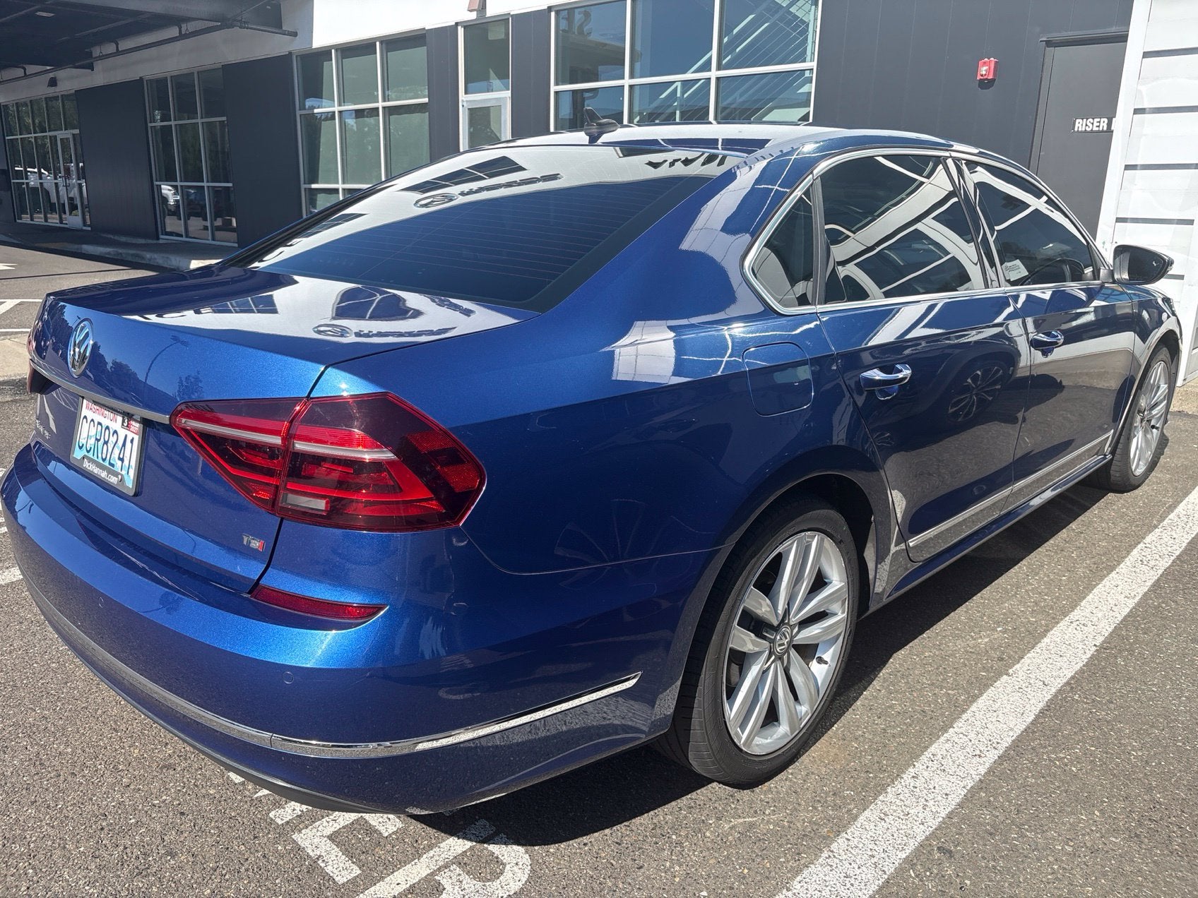 2017 Volkswagen Passat 1.8T SE w/Technology