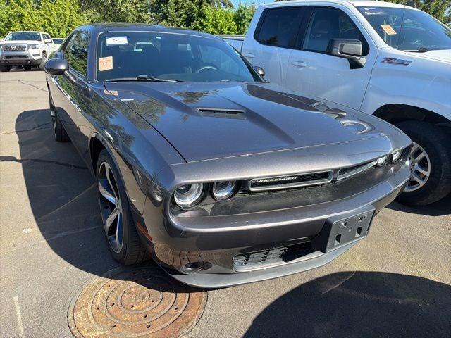 2019 Dodge Challenger SXT Auto's photo