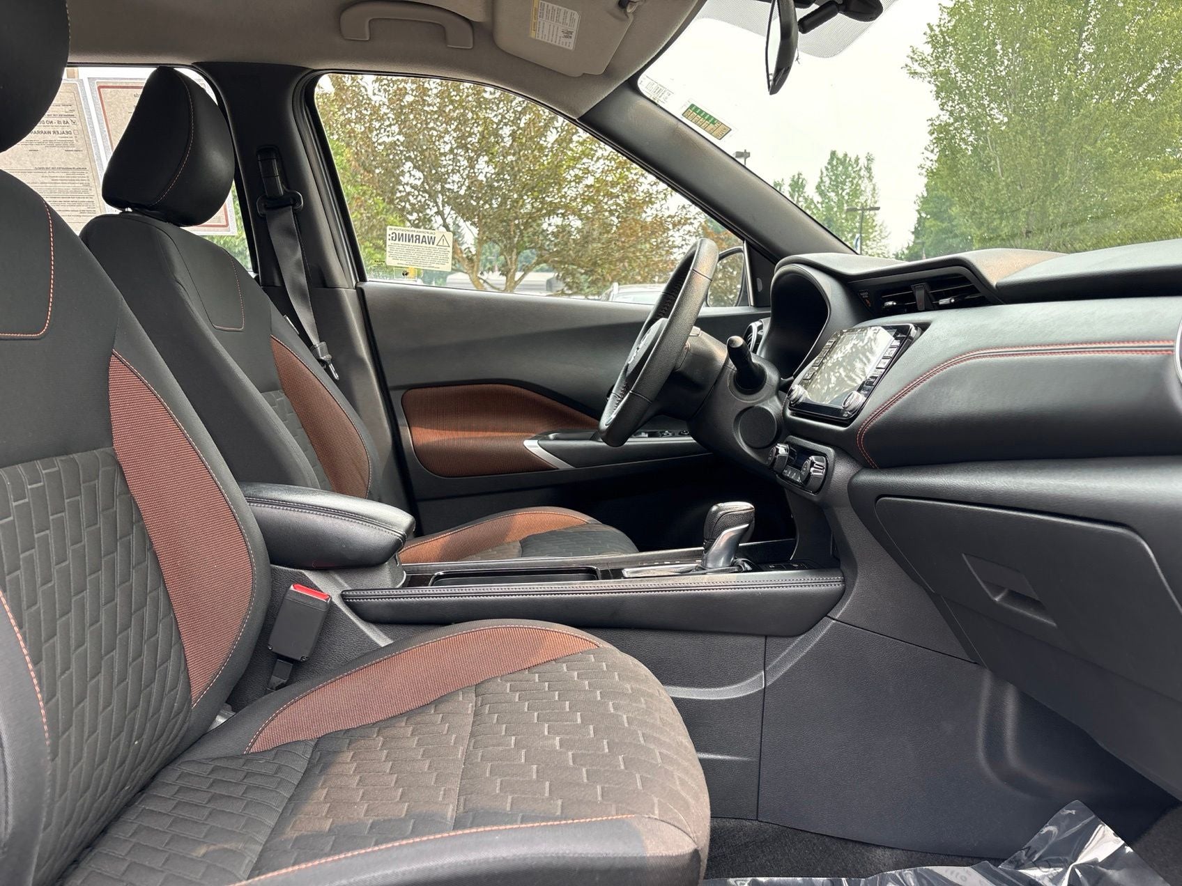 2021 Nissan Kicks SR