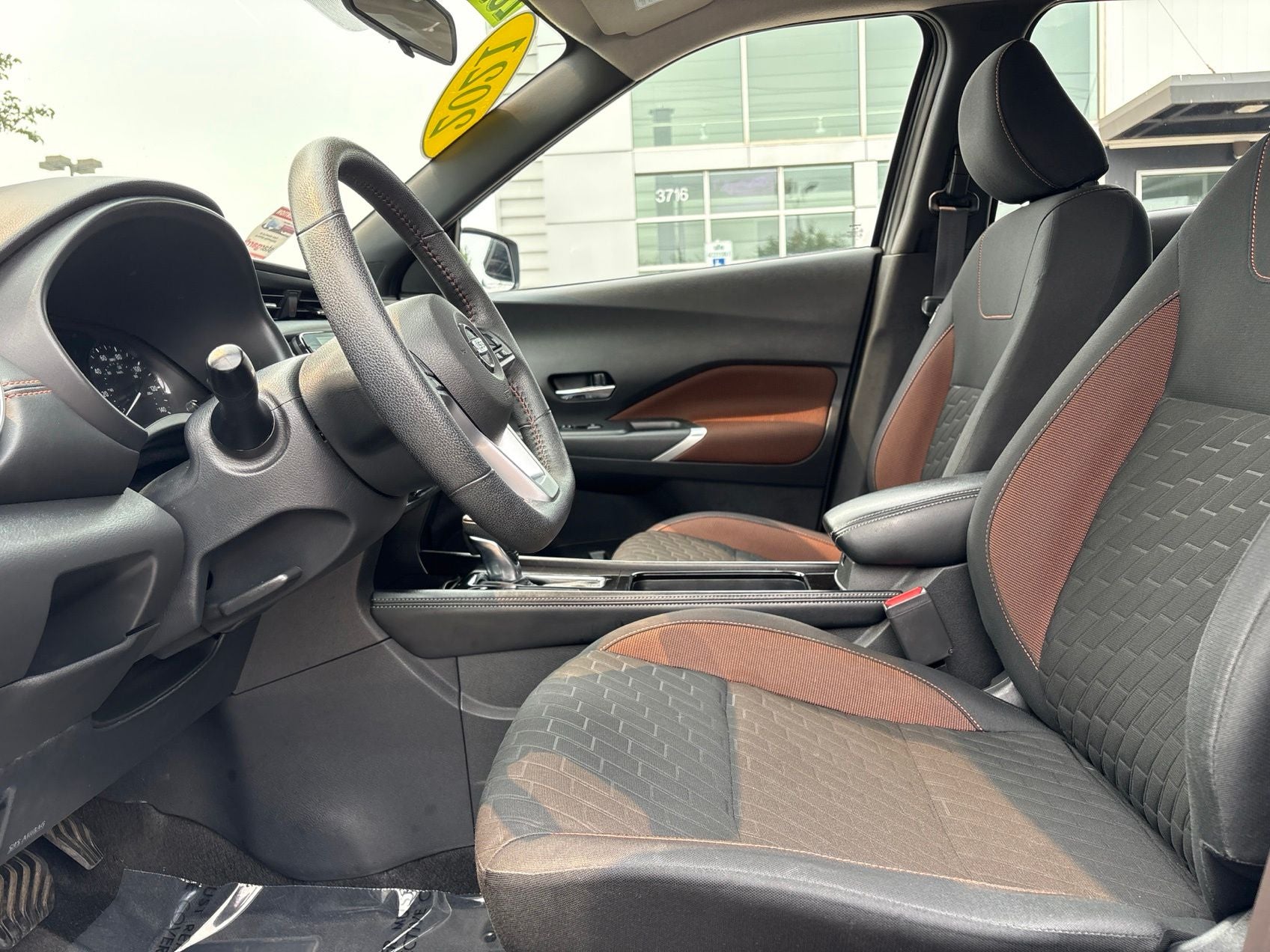 2021 Nissan Kicks SR
