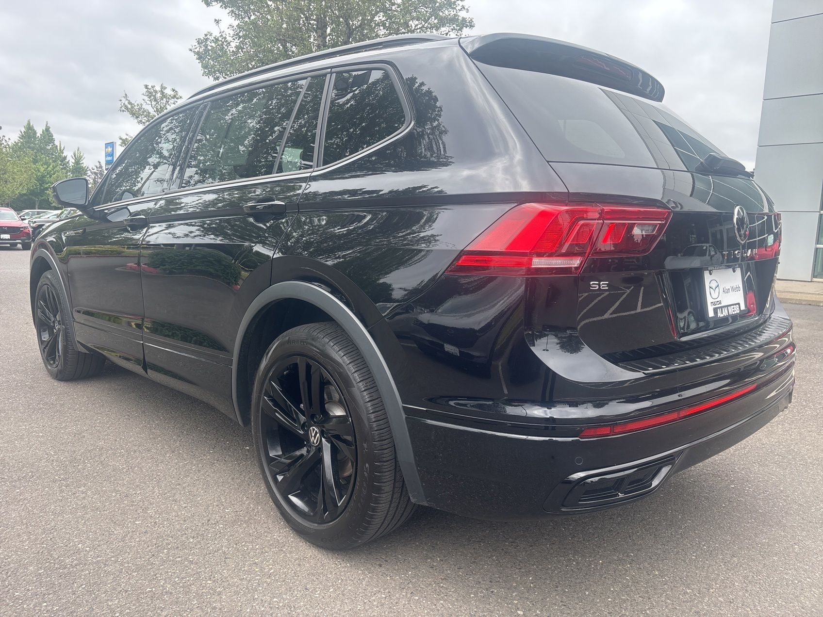 2023 Volkswagen Tiguan 2.0T SE R-Line Black