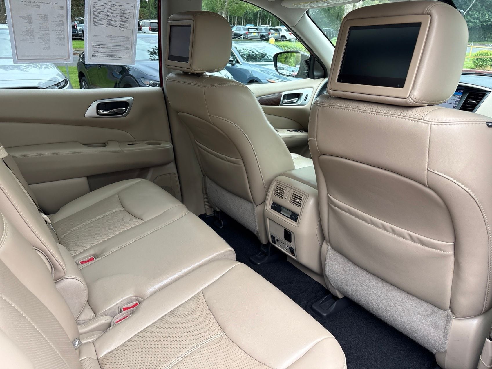2017 Nissan Pathfinder Platinum