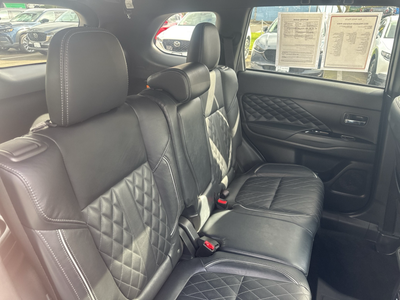 2022 Mitsubishi Outlander PHEV SEL