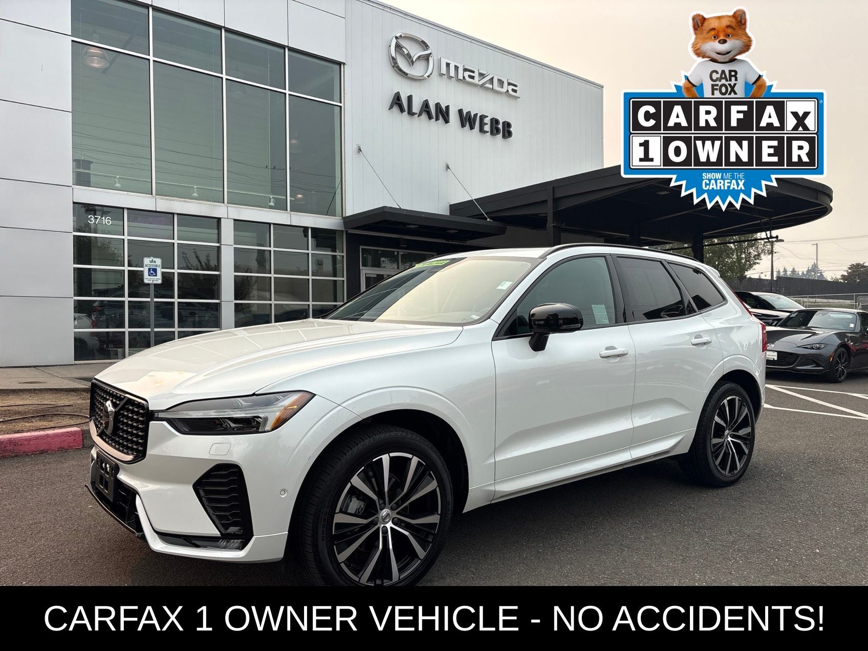 2023 Volvo XC60 B5 Plus Dark Theme