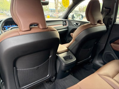 2023 Volvo XC60 B5 Plus Dark Theme