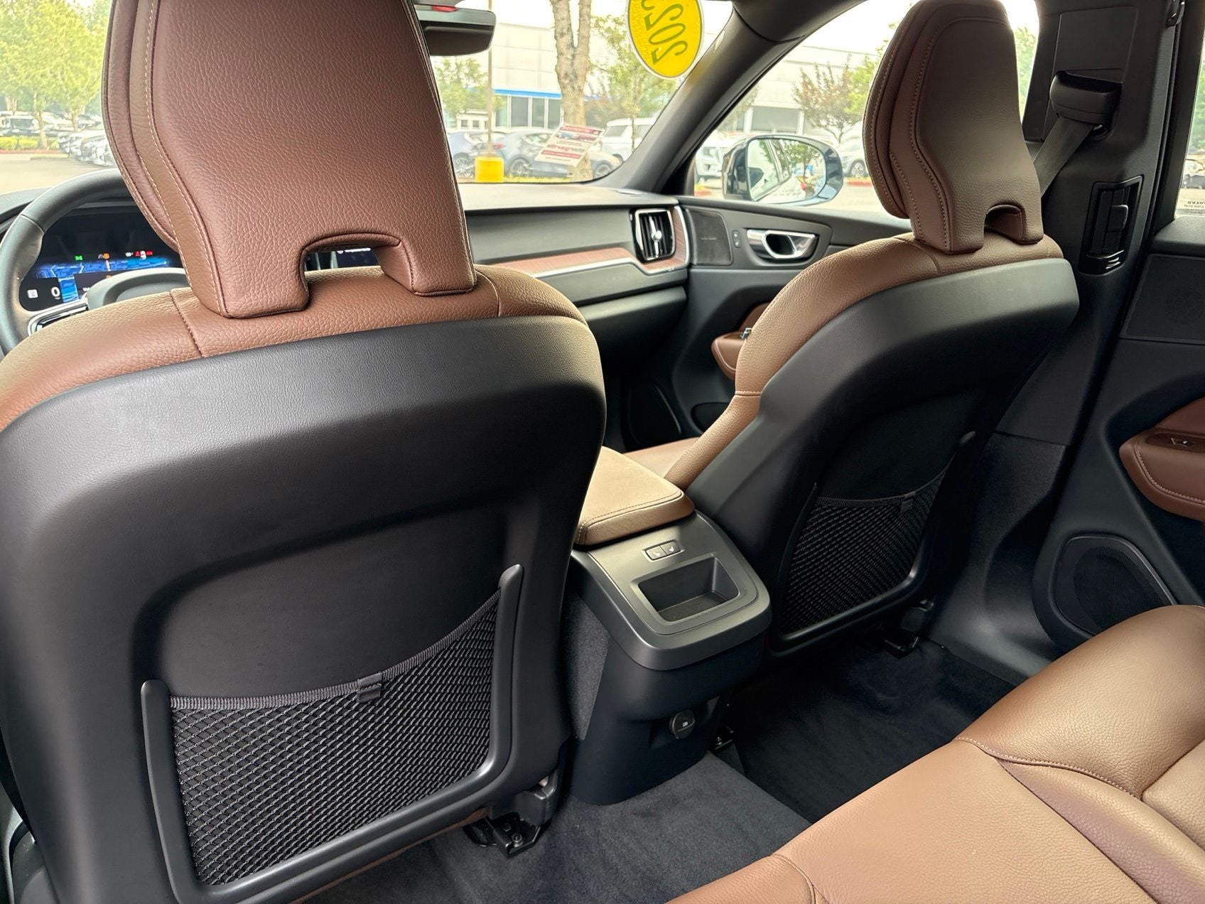 2023 Volvo XC60 B5 Plus Dark Theme