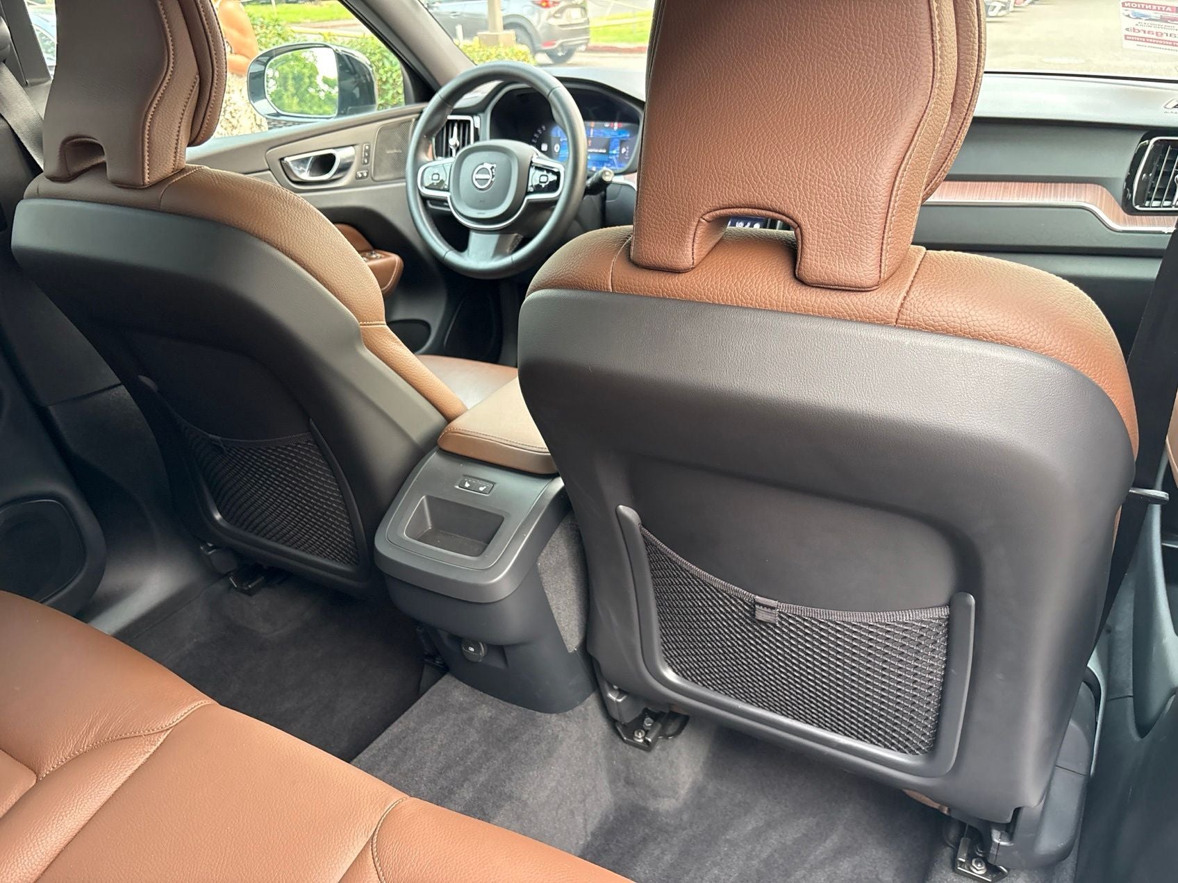 2023 Volvo XC60 B5 Plus Dark Theme