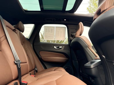 2023 Volvo XC60 B5 Plus Dark Theme