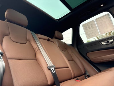 2023 Volvo XC60 B5 Plus Dark Theme