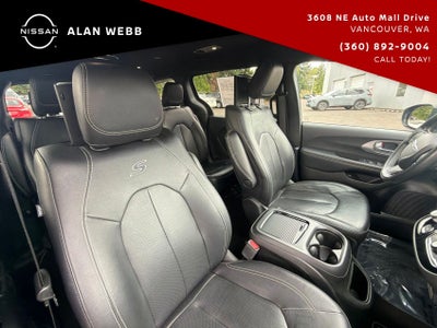 2022 Chrysler Pacifica Hybrid Touring L