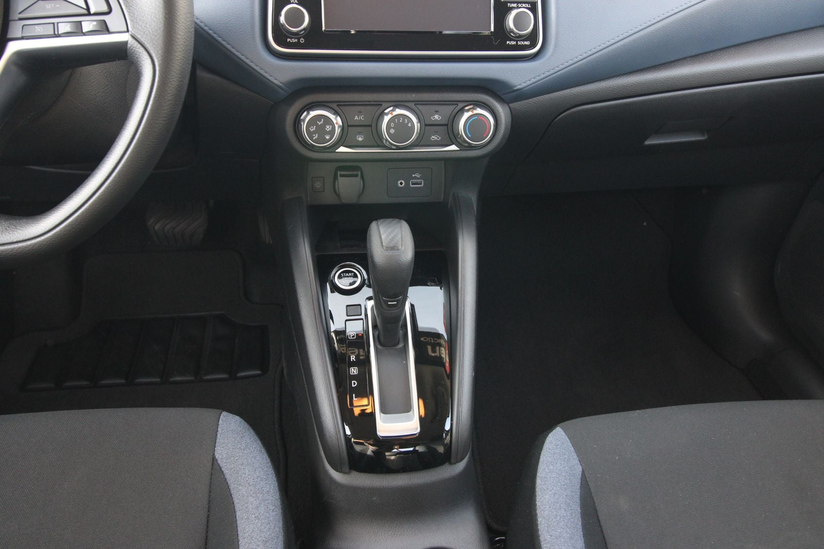 2025 Nissan Versa 1.6 SV Certified