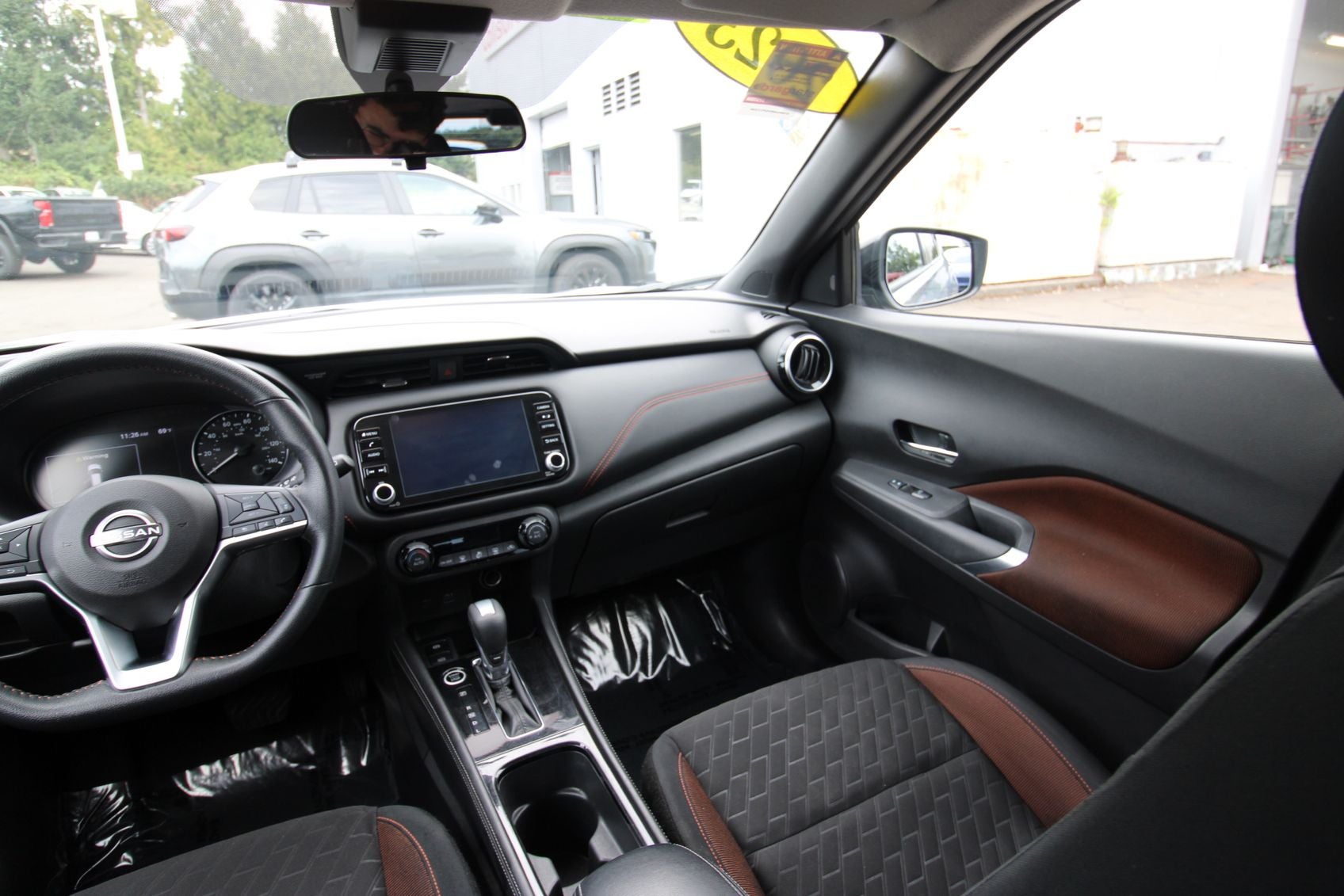 2023 Nissan Kicks SR