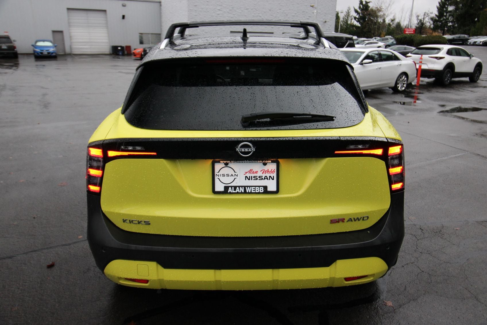 2025 Nissan Kicks SR