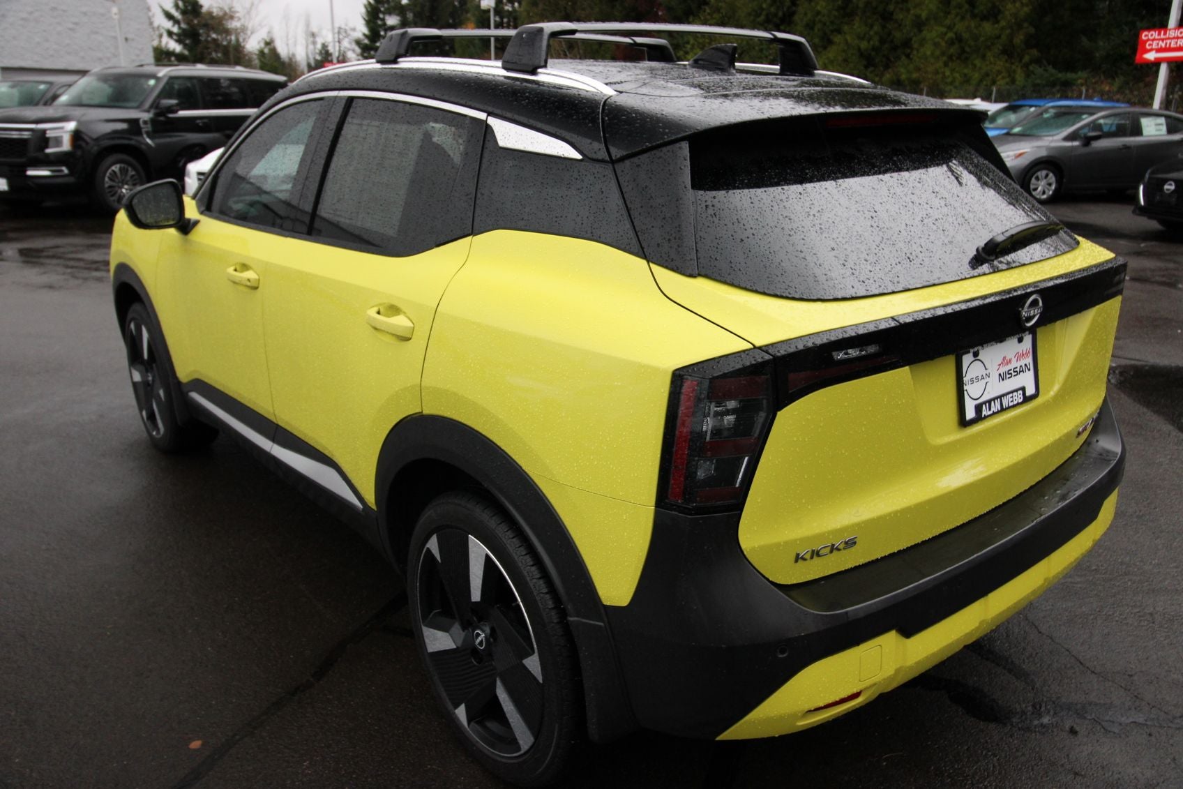 2025 Nissan Kicks SR