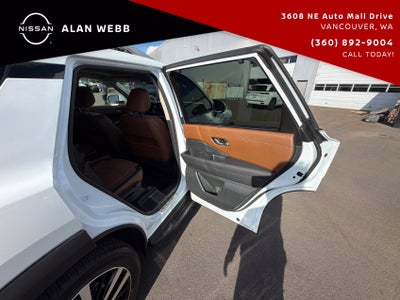 2025 Nissan Pathfinder Platinum