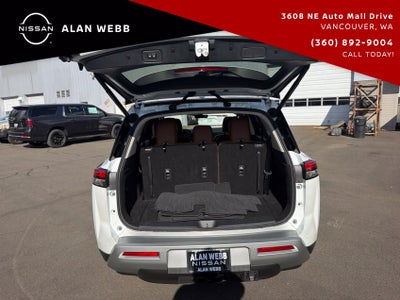 2025 Nissan Pathfinder Platinum