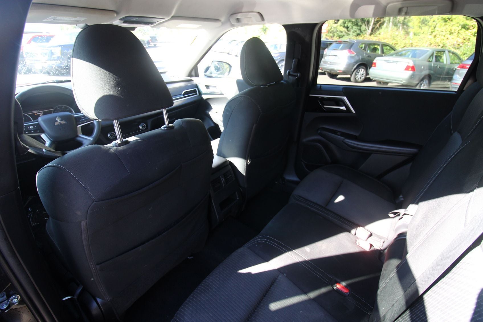 2022 Mitsubishi Outlander ES