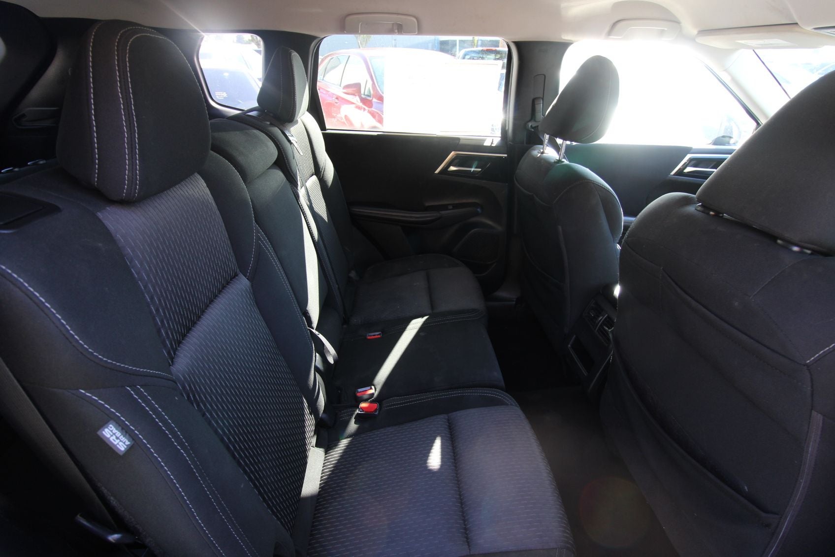 2022 Mitsubishi Outlander ES