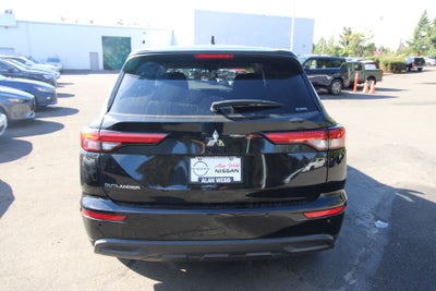 2022 Mitsubishi Outlander ES