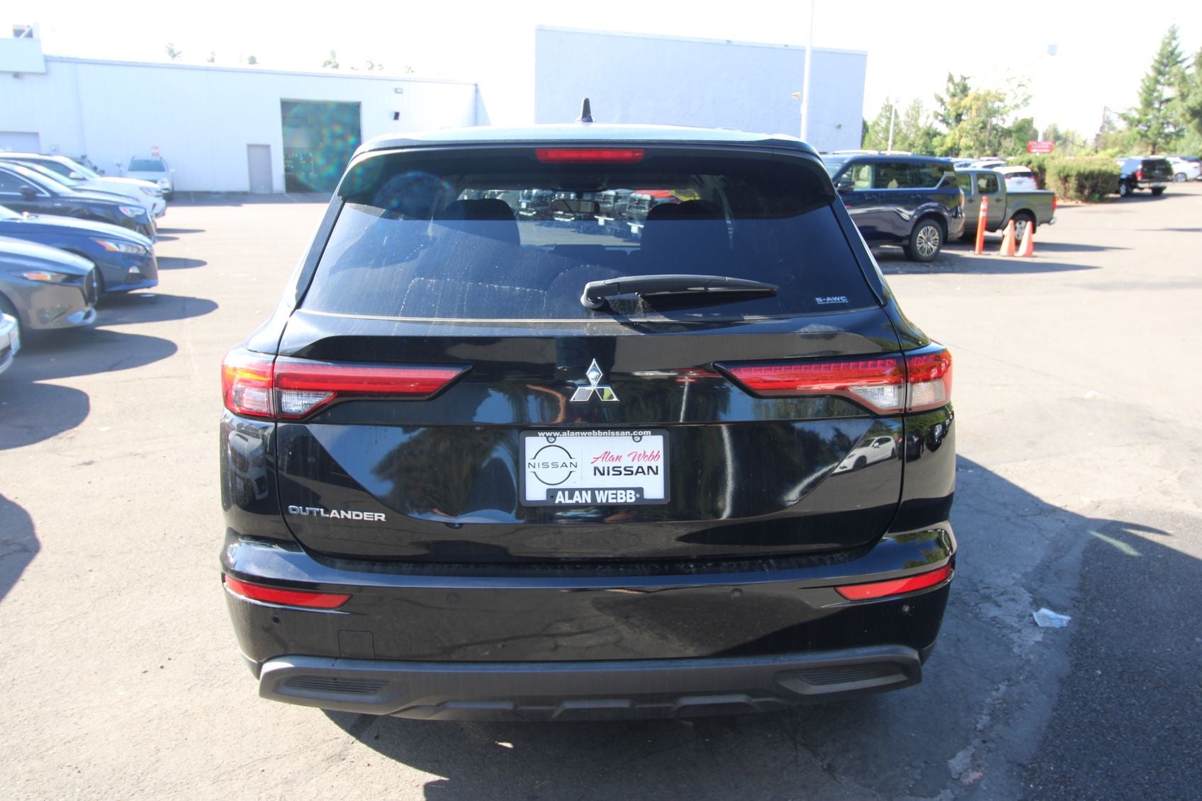 2022 Mitsubishi Outlander ES