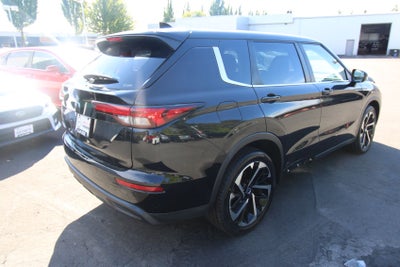 2022 Mitsubishi Outlander ES