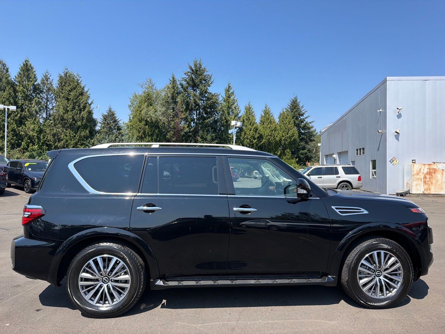 2024 Nissan Armada SL