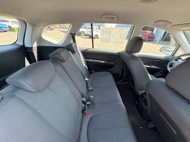 2009 Kia Rondo LX