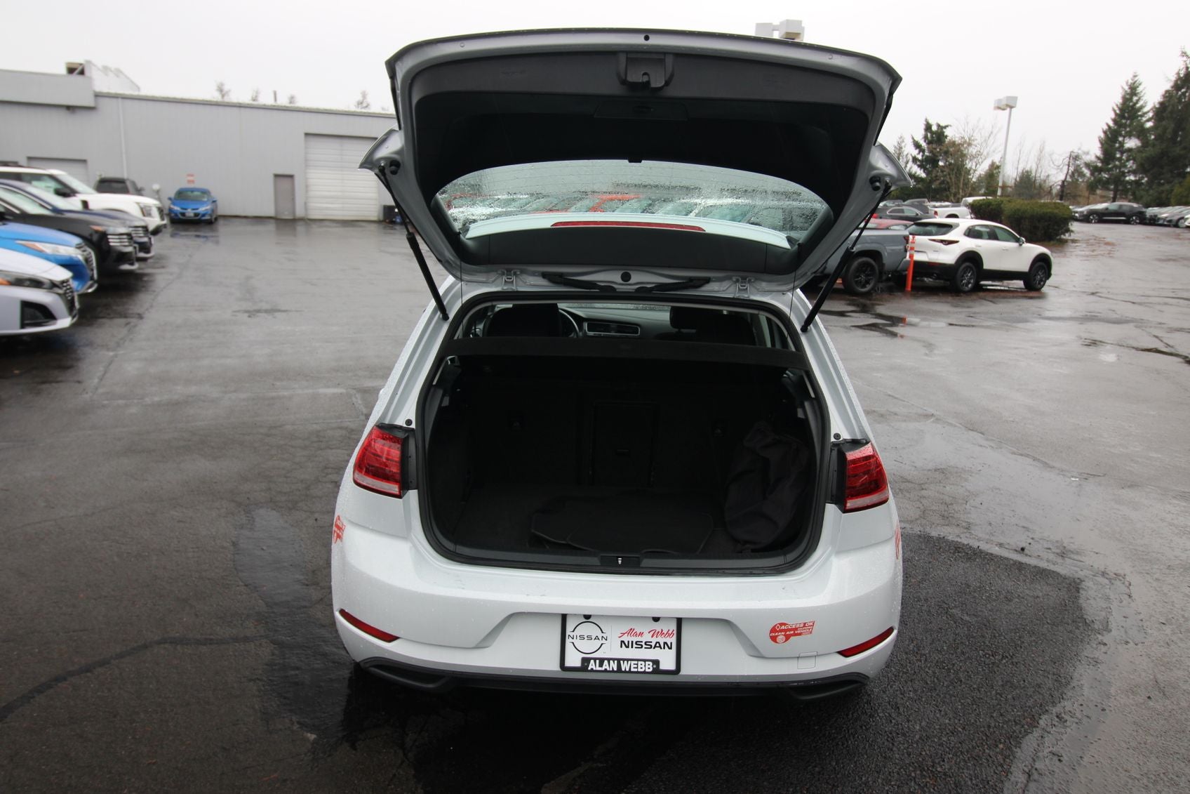 2018 Volkswagen e-Golf SE