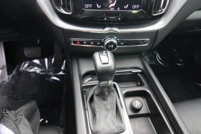 2020 Volvo XC60 T5 Momentum