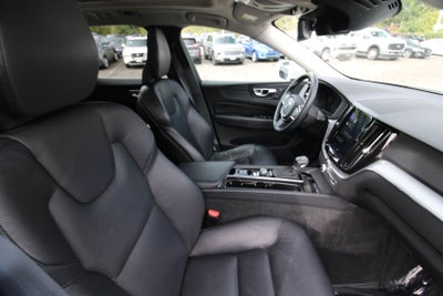2020 Volvo XC60 T5 Momentum