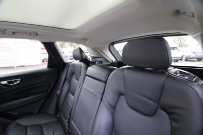 2020 Volvo XC60 T5 Momentum